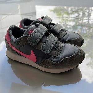 Toddler’s Nike Sneakers